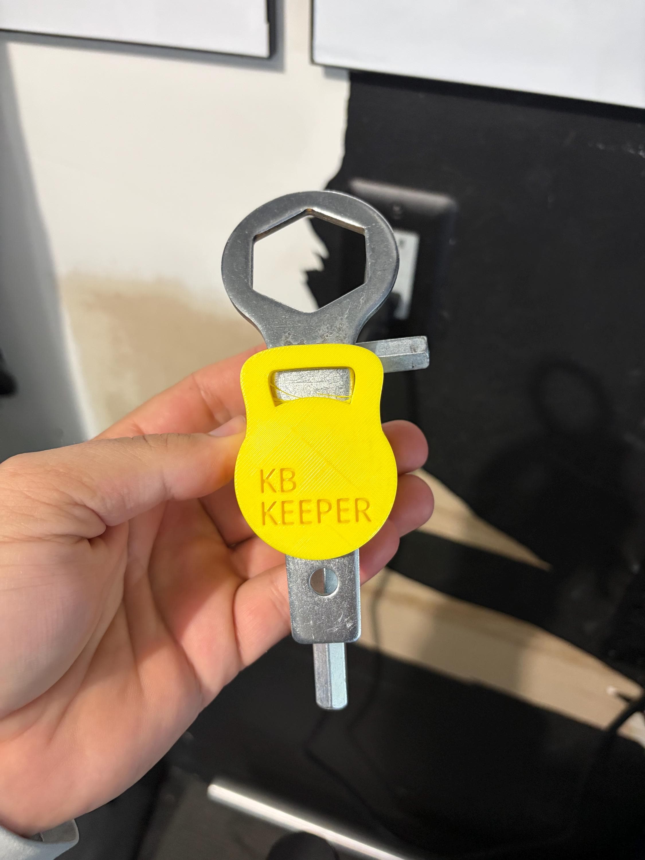 Adjustable Kettlebell Tool "Keeper"
