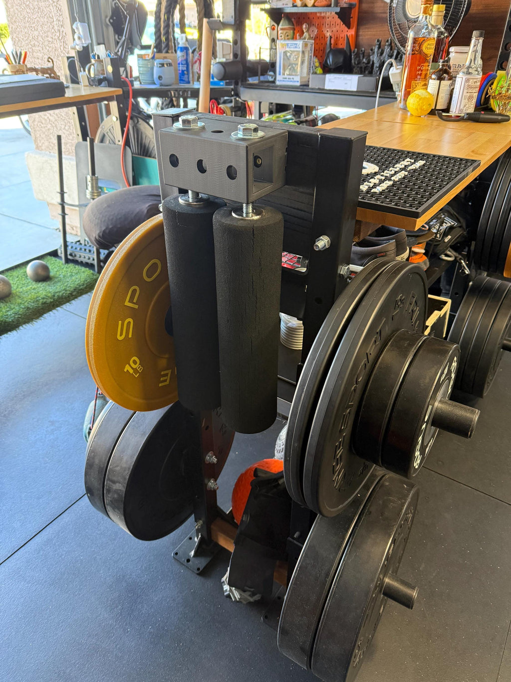 3D Printed Power Rack Upright Storage Mount – Fits 3x3 Racks, Holds J-Cups & Spotter Arms, 90 lb Capacity