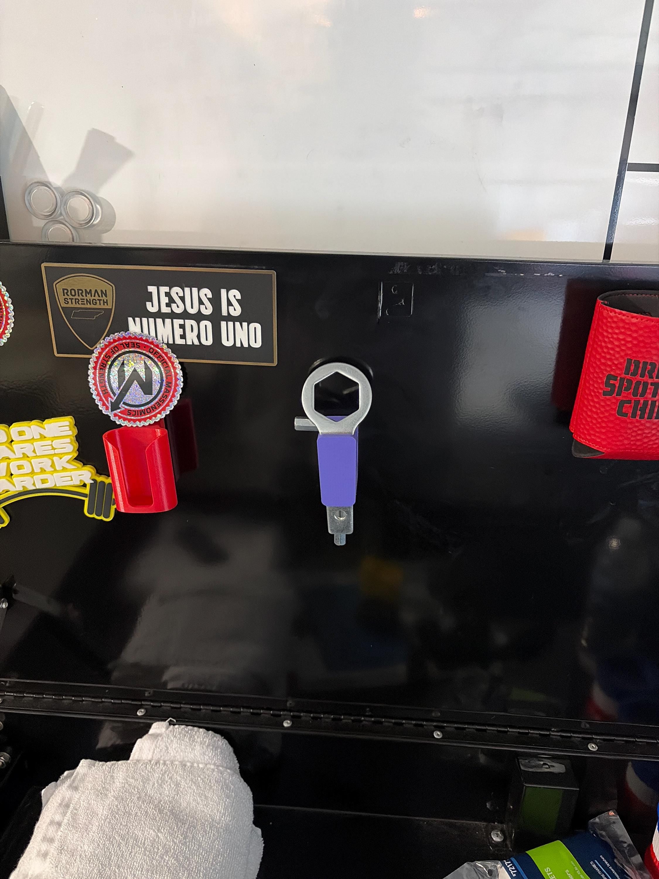 Adjustable Kettlebell Tool "Keeper"